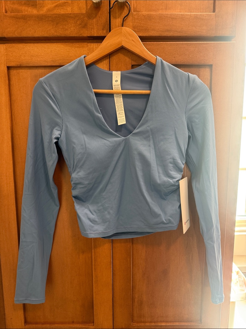 lululemon athletica NWT All It Takes V-Neck Long Sleeve B-D Cup Rib Nulu Sz 4
